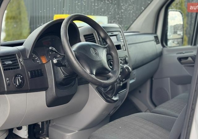 Белый Мерседес Sprinter, объемом двигателя 2.14 л и пробегом 380 тыс. км за 16800 $, фото 22 на Automoto.ua