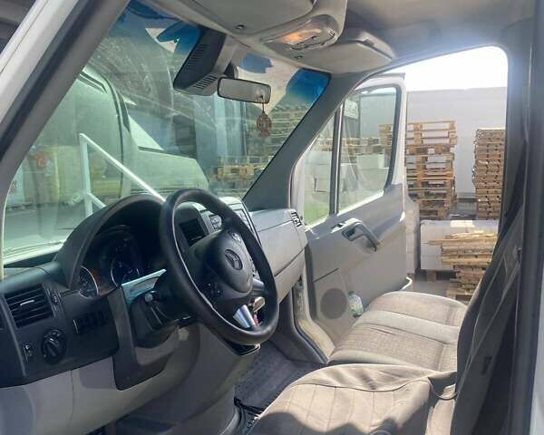 Белый Мерседес Sprinter, объемом двигателя 2.14 л и пробегом 346 тыс. км за 21750 $, фото 1 на Automoto.ua