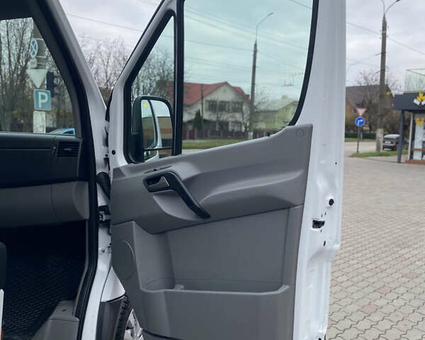 Белый Мерседес Sprinter, объемом двигателя 2.14 л и пробегом 352 тыс. км за 21450 $, фото 10 на Automoto.ua