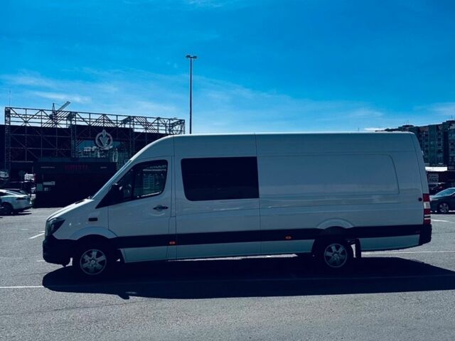 Белый Мерседес Sprinter, объемом двигателя 2.99 л и пробегом 373 тыс. км за 38000 $, фото 3 на Automoto.ua