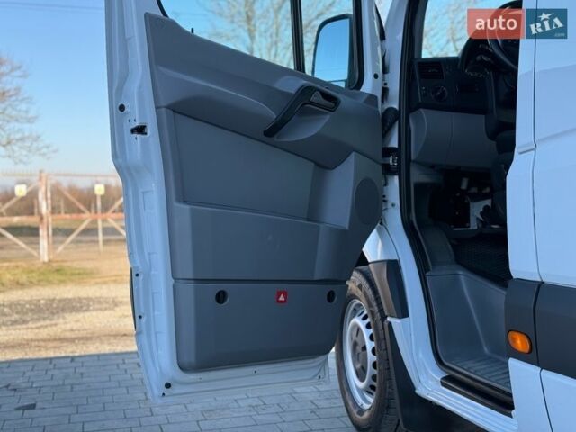 Белый Мерседес Sprinter, объемом двигателя 2.2 л и пробегом 228 тыс. км за 19700 $, фото 13 на Automoto.ua