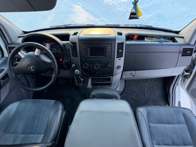 Белый Мерседес Sprinter, объемом двигателя 2.1 л и пробегом 380 тыс. км за 25000 $, фото 6 на Automoto.ua