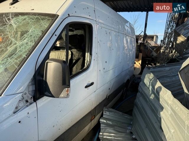 Белый Мерседес Sprinter, объемом двигателя 2.14 л и пробегом 130 тыс. км за 10000 $, фото 3 на Automoto.ua