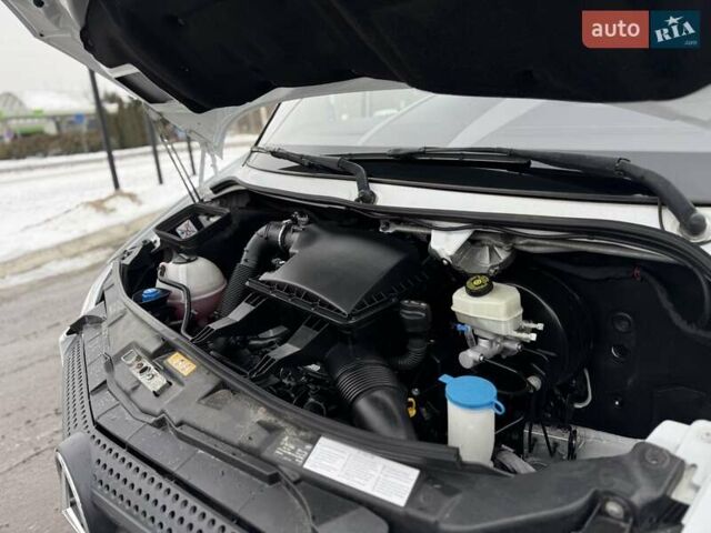 Белый Мерседес Sprinter, объемом двигателя 2.2 л и пробегом 336 тыс. км за 23000 $, фото 56 на Automoto.ua