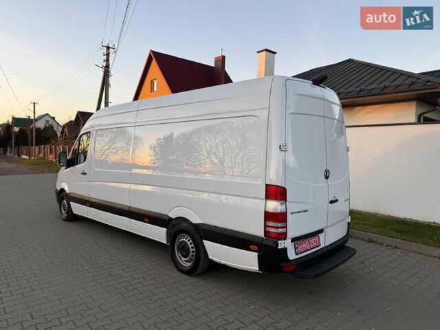 Белый Мерседес Sprinter, объемом двигателя 0 л и пробегом 348 тыс. км за 19300 $, фото 2 на Automoto.ua