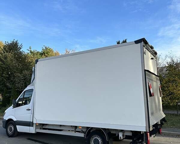 Белый Мерседес Sprinter, объемом двигателя 2.2 л и пробегом 316 тыс. км за 21000 $, фото 3 на Automoto.ua