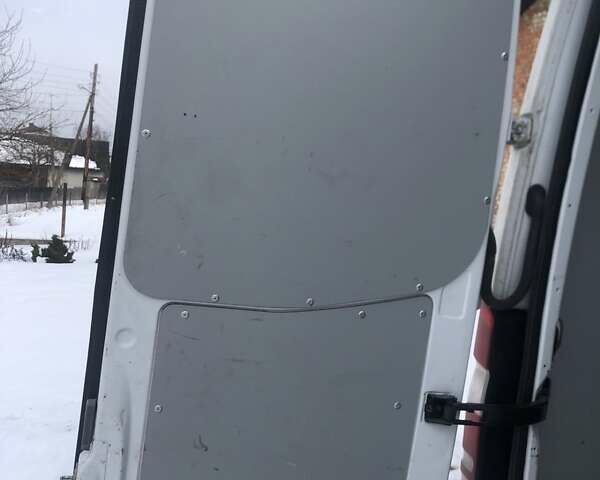 Білий Мерседес Sprinter, об'ємом двигуна 0 л та пробігом 240 тис. км за 13999 $, фото 15 на Automoto.ua