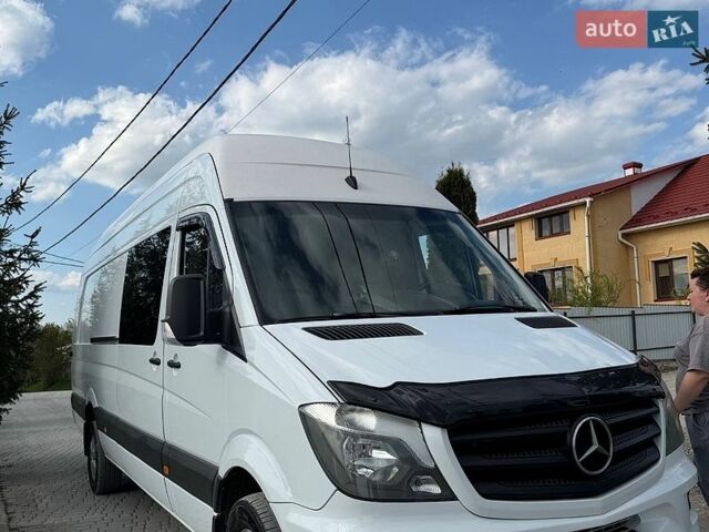 Белый Мерседес Sprinter, объемом двигателя 2.99 л и пробегом 700 тыс. км за 41369 $, фото 2 на Automoto.ua