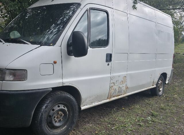 Белый Мерседес Sprinter, объемом двигателя 2.2 л и пробегом 315 тыс. км за 24800 $, фото 11 на Automoto.ua
