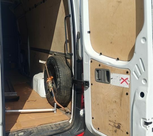 Белый Мерседес Sprinter, объемом двигателя 2.1 л и пробегом 303 тыс. км за 19200 $, фото 6 на Automoto.ua