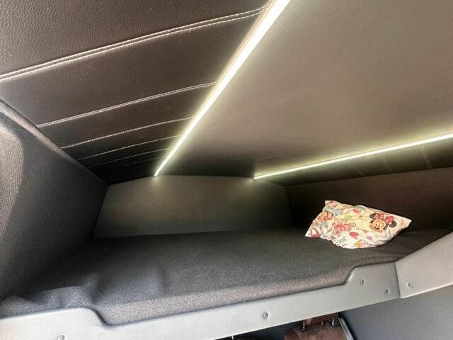 Белый Мерседес Sprinter, объемом двигателя 2.99 л и пробегом 373 тыс. км за 38000 $, фото 15 на Automoto.ua