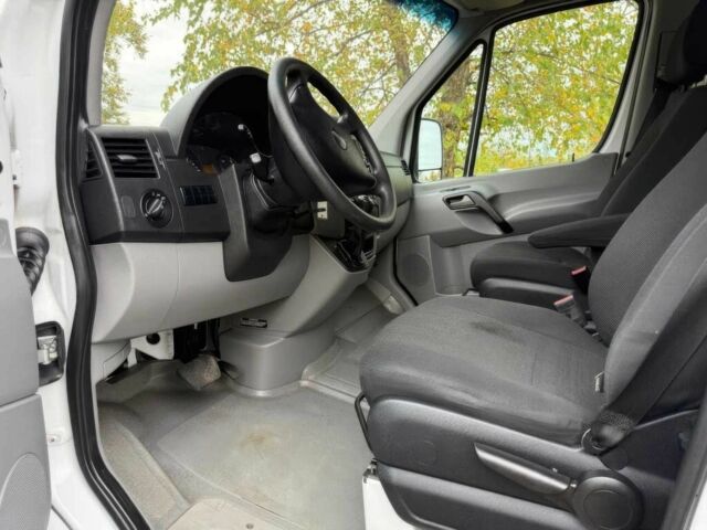 Білий Мерседес Sprinter, об'ємом двигуна 3 л та пробігом 88 тис. км за 10500 $, фото 11 на Automoto.ua