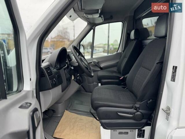 Белый Мерседес Sprinter, объемом двигателя 2.2 л и пробегом 336 тыс. км за 23000 $, фото 23 на Automoto.ua