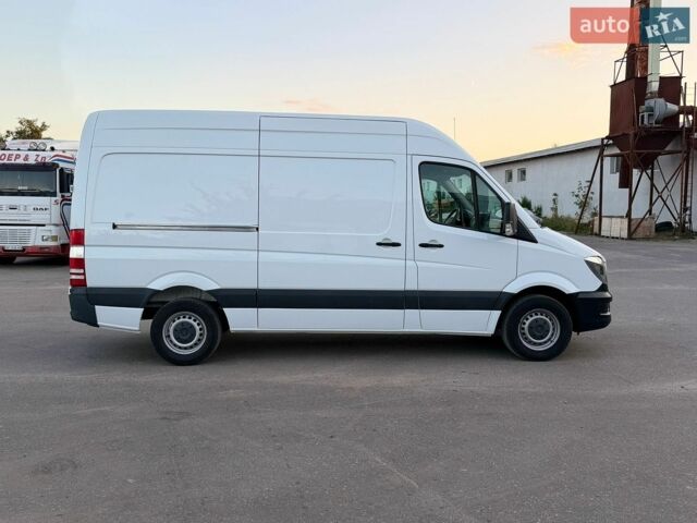 Белый Мерседес Sprinter, объемом двигателя 2.2 л и пробегом 265 тыс. км за 18600 $, фото 2 на Automoto.ua