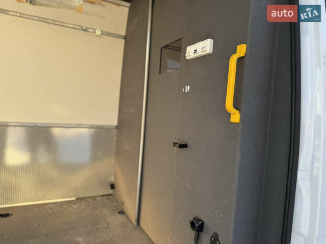Білий Мерседес Sprinter, об'ємом двигуна 2.2 л та пробігом 387 тис. км за 18850 $, фото 36 на Automoto.ua