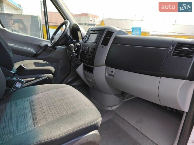 Белый Мерседес Sprinter, объемом двигателя 0 л и пробегом 177 тыс. км за 29900 $, фото 30 на Automoto.ua
