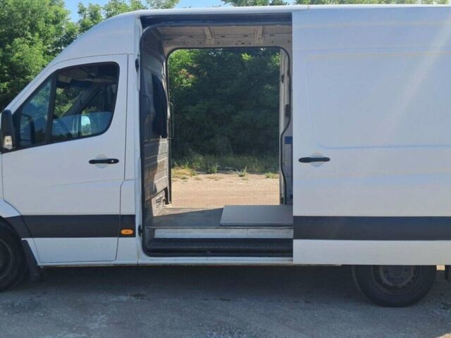 Белый Мерседес Sprinter, объемом двигателя 2.2 л и пробегом 316 тыс. км за 14500 $, фото 7 на Automoto.ua