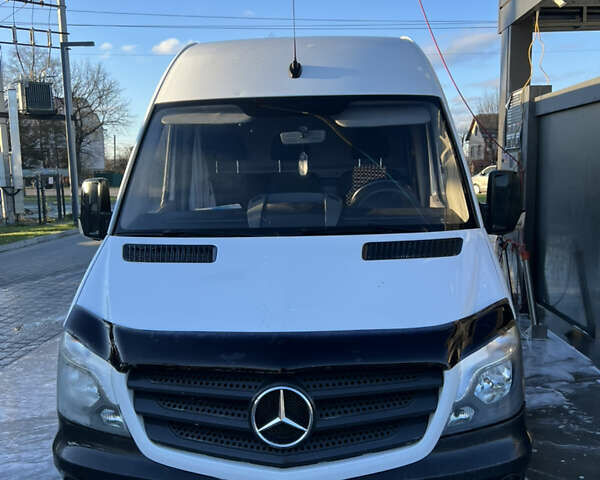 Белый Мерседес Sprinter, объемом двигателя 2.1 л и пробегом 385 тыс. км за 16500 $, фото 1 на Automoto.ua