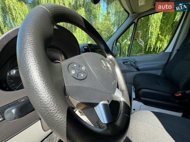 Белый Мерседес Sprinter, объемом двигателя 2.2 л и пробегом 399 тыс. км за 19300 $, фото 39 на Automoto.ua