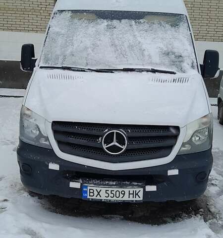 Белый Мерседес Sprinter, объемом двигателя 2.14 л и пробегом 348 тыс. км за 16900 $, фото 3 на Automoto.ua