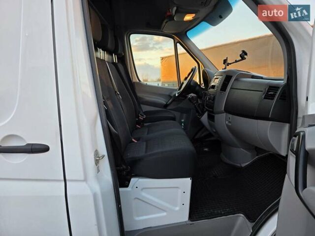 Белый Мерседес Sprinter, объемом двигателя 3 л и пробегом 258 тыс. км за 31500 $, фото 12 на Automoto.ua