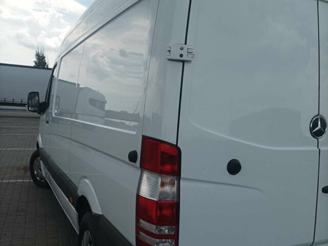 Белый Мерседес Sprinter, объемом двигателя 2.2 л и пробегом 490 тыс. км за 21000 $, фото 10 на Automoto.ua