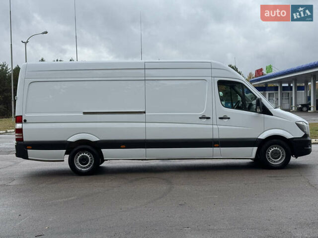 Белый Мерседес Sprinter, объемом двигателя 0 л и пробегом 265 тыс. км за 17900 $, фото 4 на Automoto.ua