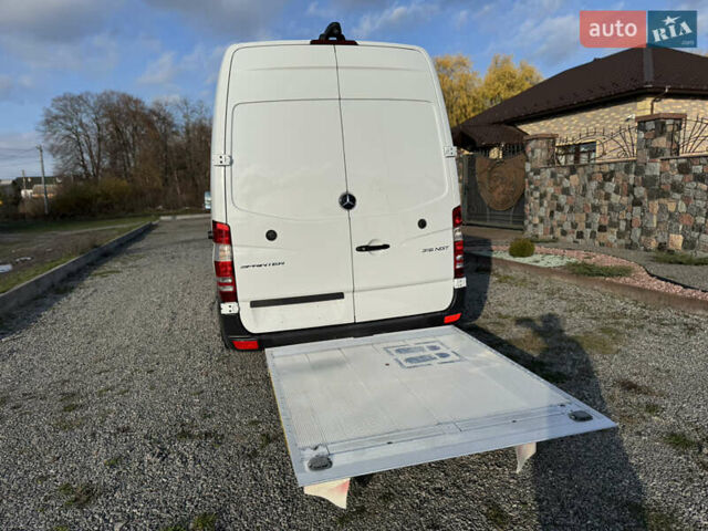 Белый Мерседес Sprinter, объемом двигателя 1.8 л и пробегом 378 тыс. км за 18300 $, фото 51 на Automoto.ua