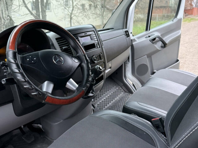 Белый Мерседес Sprinter, объемом двигателя 2.99 л и пробегом 150 тыс. км за 32000 $, фото 27 на Automoto.ua