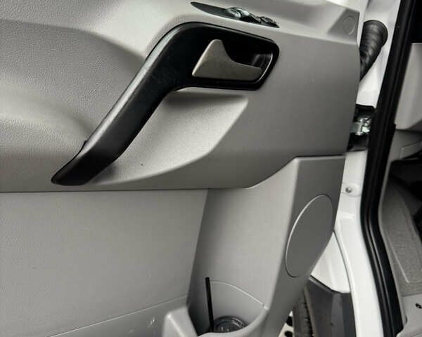 Білий Мерседес Sprinter, об'ємом двигуна 2.2 л та пробігом 271 тис. км за 21200 $, фото 16 на Automoto.ua