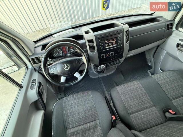 Белый Мерседес Sprinter, объемом двигателя 3 л и пробегом 687 тыс. км за 35999 $, фото 63 на Automoto.ua