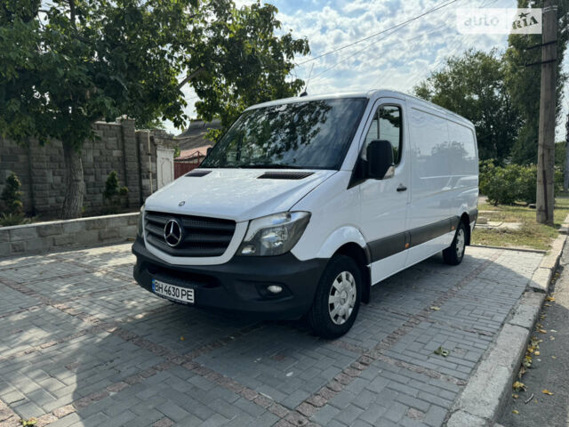 Белый Мерседес Sprinter, объемом двигателя 2.1 л и пробегом 410 тыс. км за 17700 $, фото 4 на Automoto.ua
