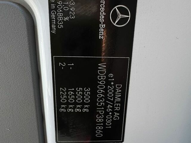 Белый Мерседес Sprinter, объемом двигателя 2.14 л и пробегом 223 тыс. км за 21990 $, фото 6 на Automoto.ua