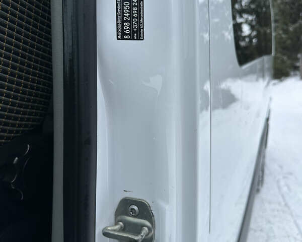 Белый Мерседес Sprinter, объемом двигателя 2.99 л и пробегом 925 тыс. км за 28000 $, фото 23 на Automoto.ua