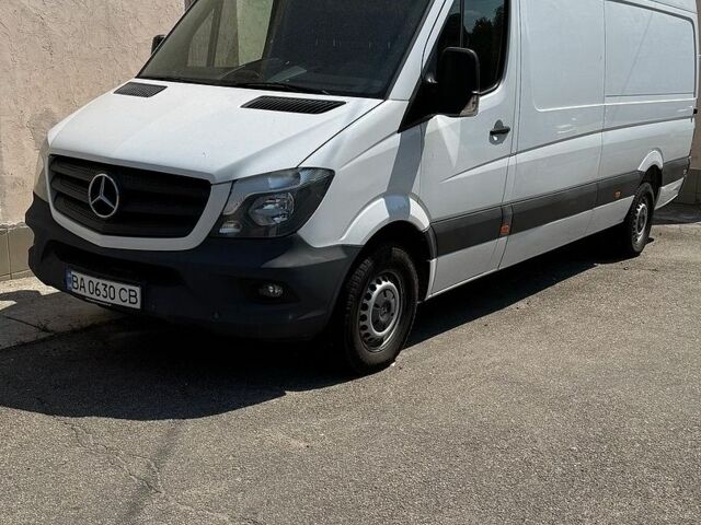 Белый Мерседес Sprinter, объемом двигателя 2.14 л и пробегом 223 тыс. км за 21990 $, фото 1 на Automoto.ua