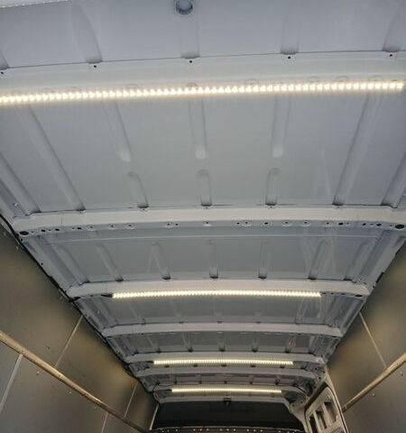 Белый Мерседес Sprinter, объемом двигателя 0 л и пробегом 247 тыс. км за 23999 $, фото 43 на Automoto.ua