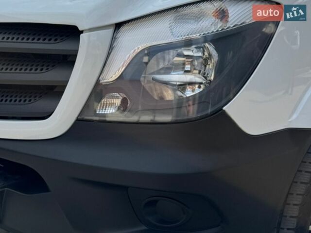 Белый Мерседес Sprinter, объемом двигателя 2.1 л и пробегом 399 тыс. км за 16800 $, фото 11 на Automoto.ua