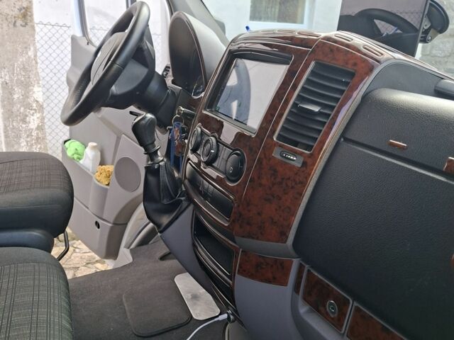 Белый Мерседес Sprinter, объемом двигателя 2.1 л и пробегом 320 тыс. км за 17500 $, фото 3 на Automoto.ua