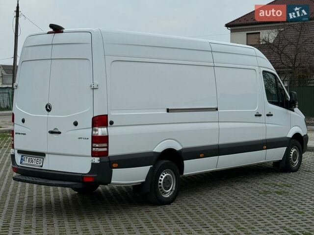 Белый Мерседес Sprinter, объемом двигателя 2.14 л и пробегом 358 тыс. км за 18500 $, фото 5 на Automoto.ua