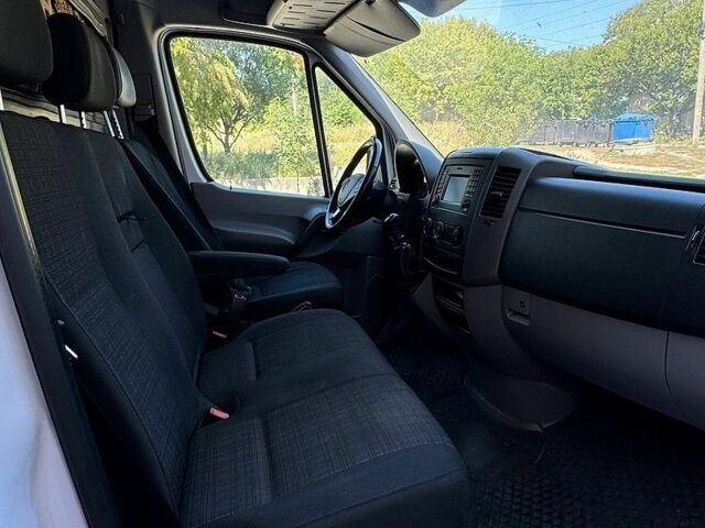 Белый Мерседес Sprinter, объемом двигателя 2.14 л и пробегом 223 тыс. км за 21990 $, фото 18 на Automoto.ua