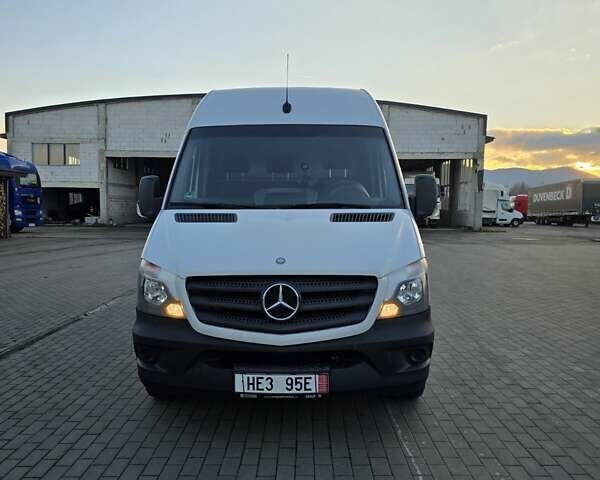 Белый Мерседес Sprinter, объемом двигателя 3 л и пробегом 258 тыс. км за 31500 $, фото 2 на Automoto.ua