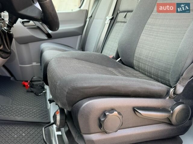 Белый Мерседес Sprinter, объемом двигателя 3 л и пробегом 300 тыс. км за 32455 $, фото 10 на Automoto.ua