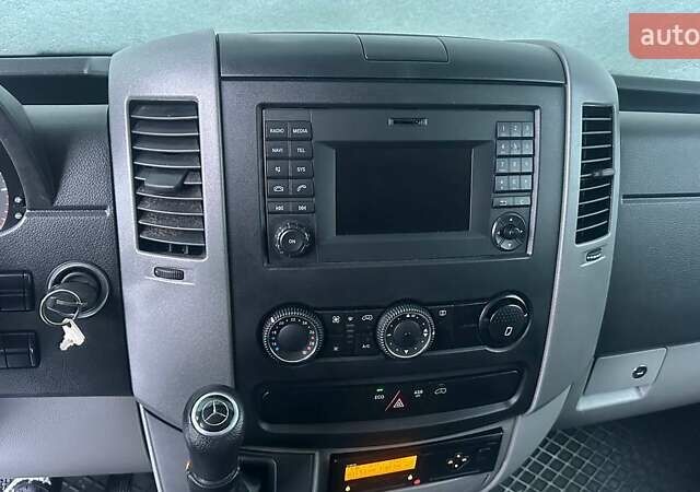 Белый Мерседес Sprinter, объемом двигателя 3 л и пробегом 364 тыс. км за 28000 $, фото 9 на Automoto.ua