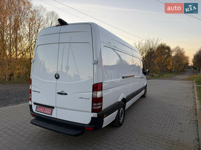 Белый Мерседес Sprinter, объемом двигателя 0 л и пробегом 348 тыс. км за 19300 $, фото 3 на Automoto.ua