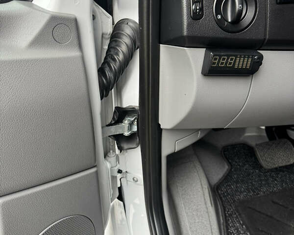 Білий Мерседес Sprinter, об'ємом двигуна 2.2 л та пробігом 271 тис. км за 21200 $, фото 22 на Automoto.ua