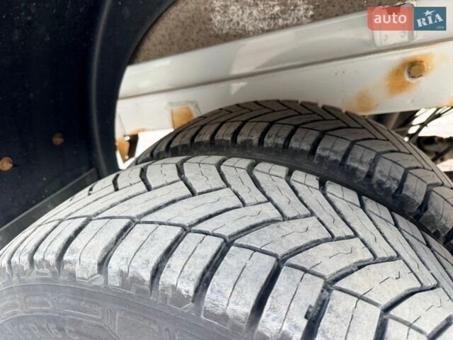 Белый Мерседес Sprinter, объемом двигателя 3 л и пробегом 300 тыс. км за 32455 $, фото 18 на Automoto.ua