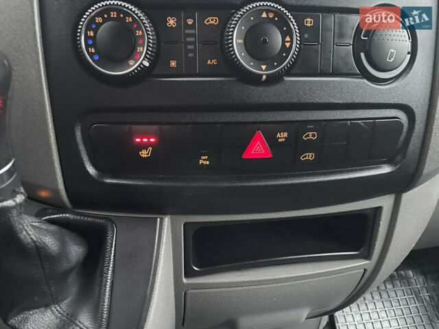 Белый Мерседес Sprinter, объемом двигателя 3 л и пробегом 300 тыс. км за 29500 $, фото 42 на Automoto.ua