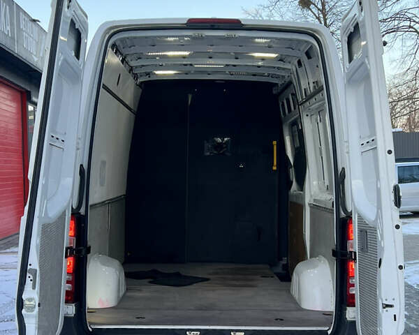 Белый Мерседес Sprinter, объемом двигателя 2.2 л и пробегом 370 тыс. км за 18300 $, фото 29 на Automoto.ua
