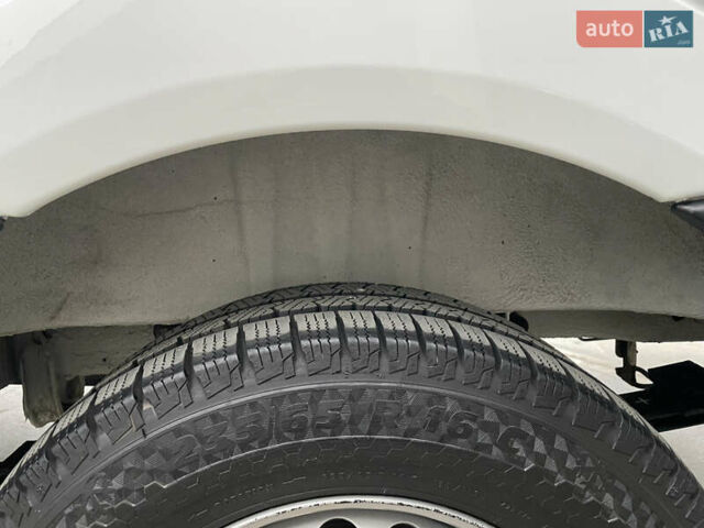 Белый Мерседес Sprinter, объемом двигателя 3 л и пробегом 300 тыс. км за 29500 $, фото 10 на Automoto.ua