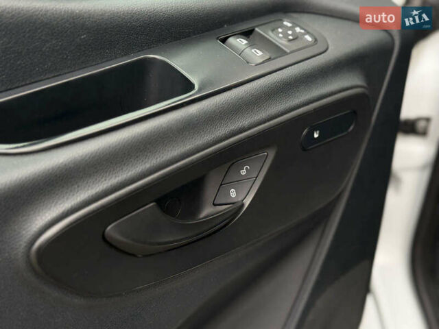 Белый Мерседес Sprinter, объемом двигателя 2.1 л и пробегом 314 тыс. км за 23990 $, фото 9 на Automoto.ua